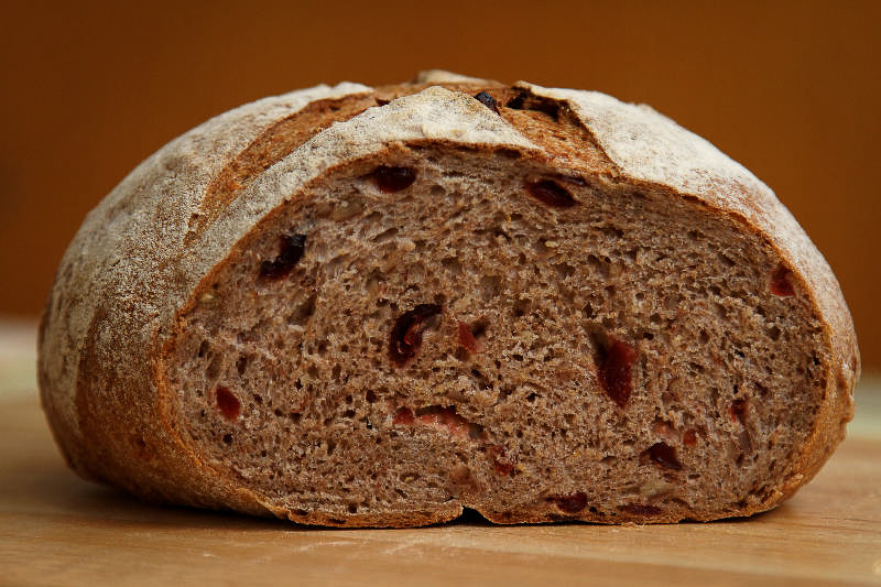 Pane con mirtilli rossi e noci pecan (forno)