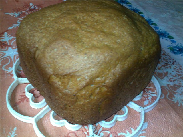 Pane di segale di grano su kefir in una macchina per il pane