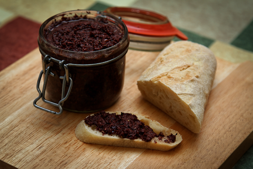 Tapenade of olives / Tapenade d'olives noires