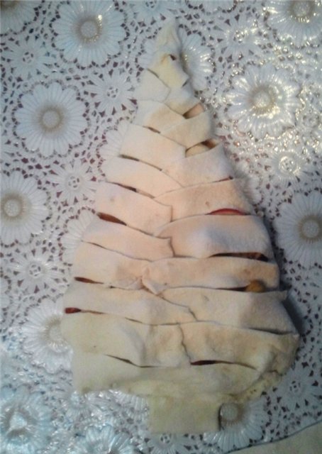 Puff pastry Herringbone with apples