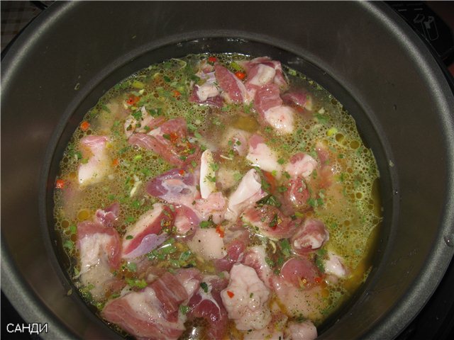 Sinigang na barley na may baboy sa Comfort Fy 500 pressure cooker