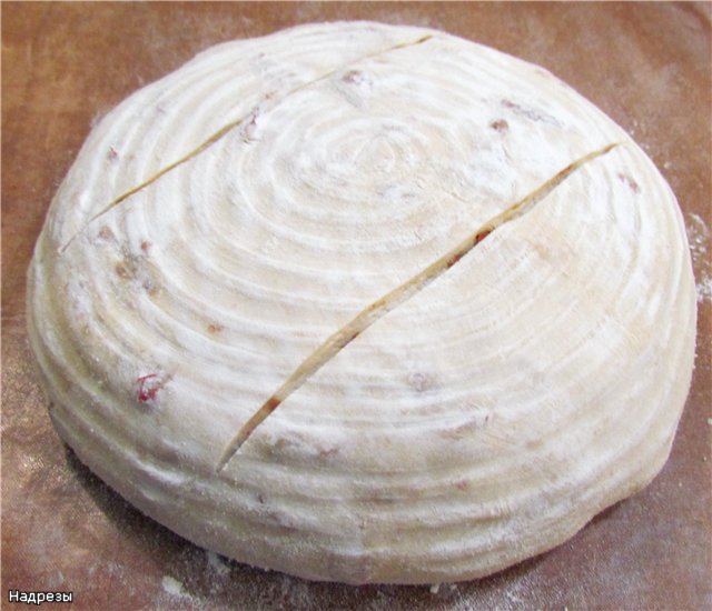 Bread with sun-dried sourdough tomatoes (oven)