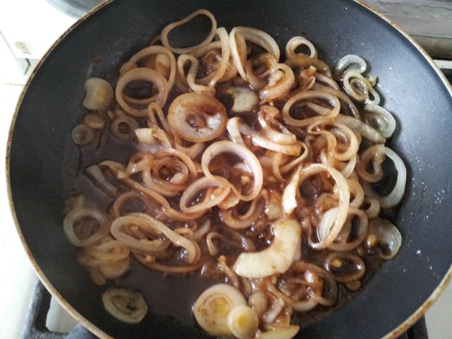 Buckwheat with caramelized onions