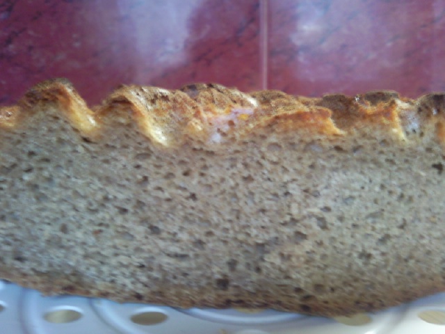 Rye-wheat yeast bread without sourness with garlic in the oven