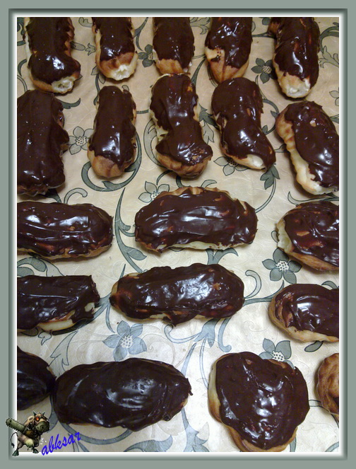 Profiteroles of eclairs