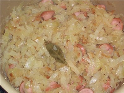 Stewed cabbage (light) in a Brand 6050 pressure cooker