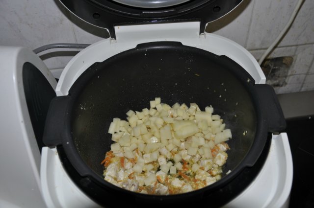 Zuppa di pollo con verdure (Cuculo 1054)