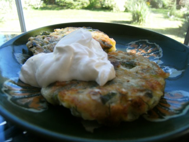 Frittelle di zucchine con formaggio di capra