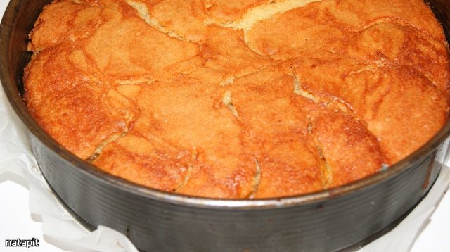 Torta di pesche noci