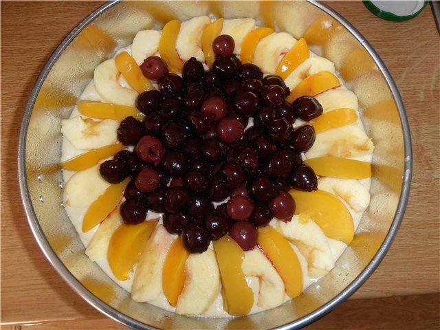 Torta di frutta in scatola e congelata