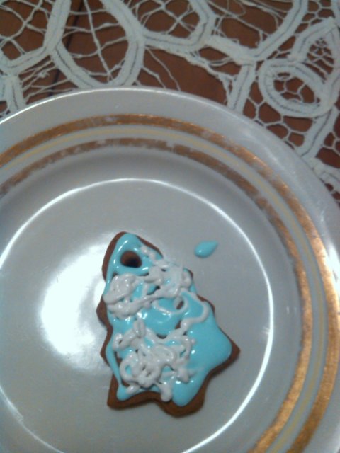 We decorate gingerbread cookies, cookies