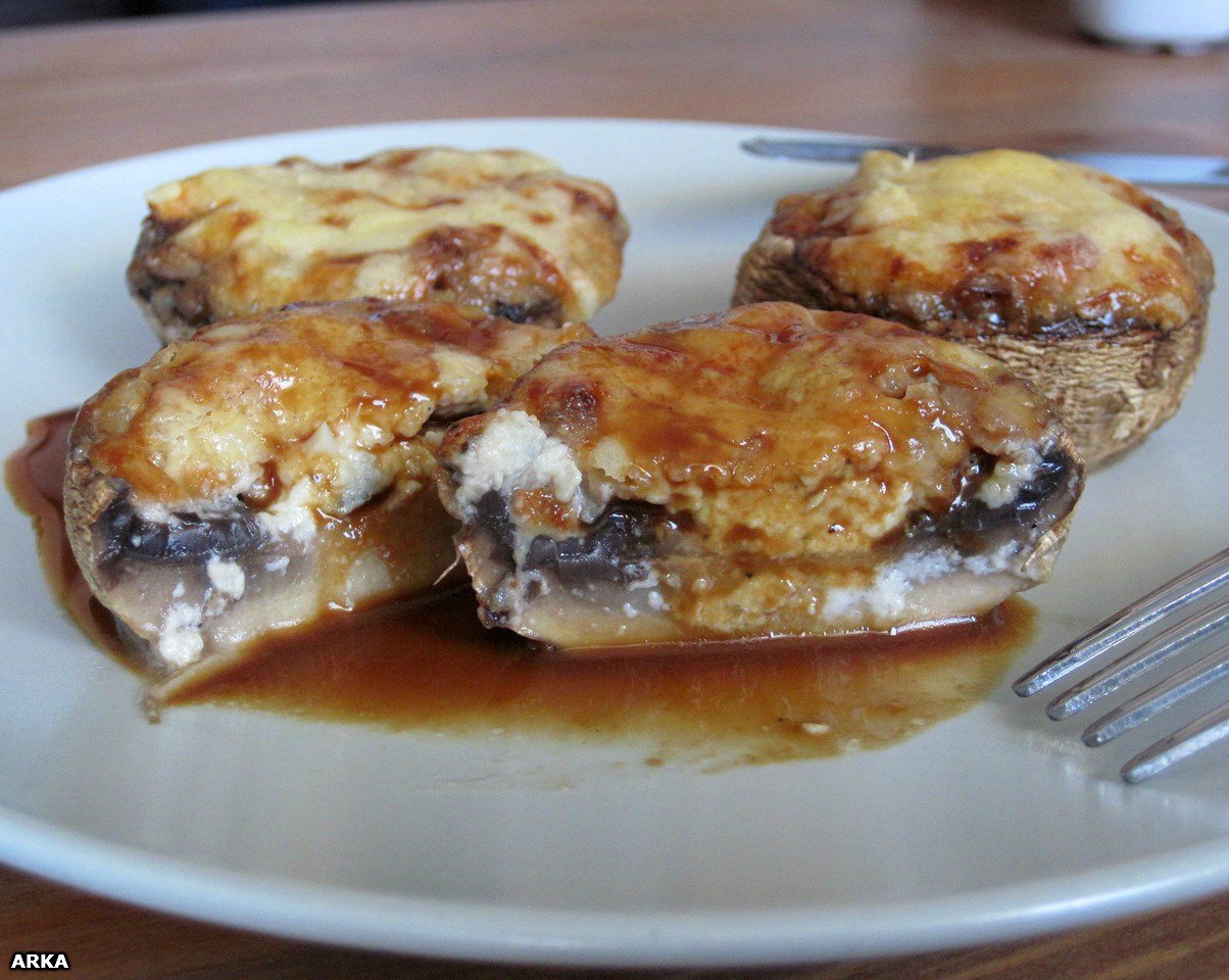 Xampinyons al forn amb formatge blau Dor