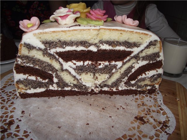 Cake A la Poppy-verrassing, of Poppy-puzzel