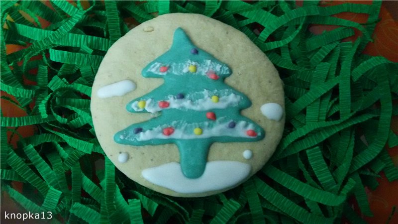 We decorate gingerbread cookies, cookies