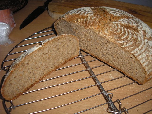 Wheat bread with whole grain flour on ripe dough without yeast