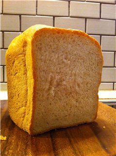 Stokbrood met bruisend water in een broodbakmachine