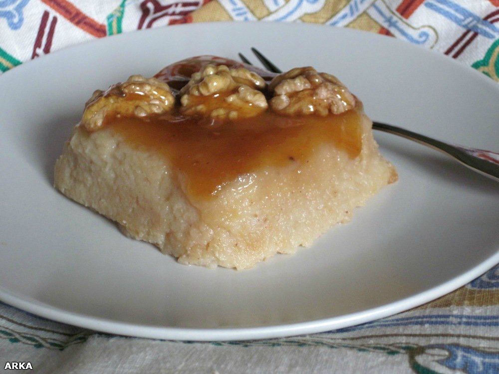 Apple flan na may honey