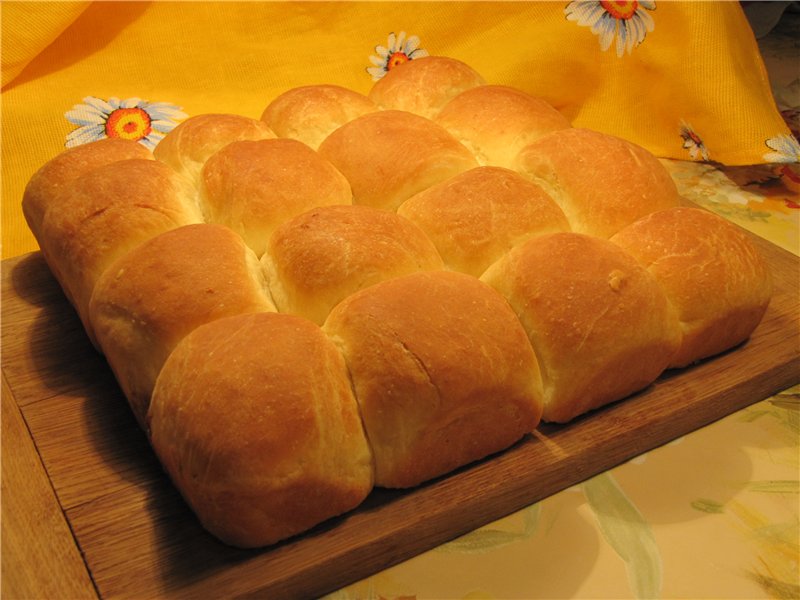 Bollos buhtle con mermelada y salsa de vainilla