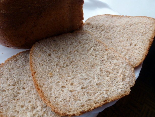 Bread with bran and rolled oats in a bread maker