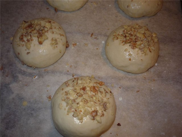 Rum-yoghurtbroodjes met rozijnen