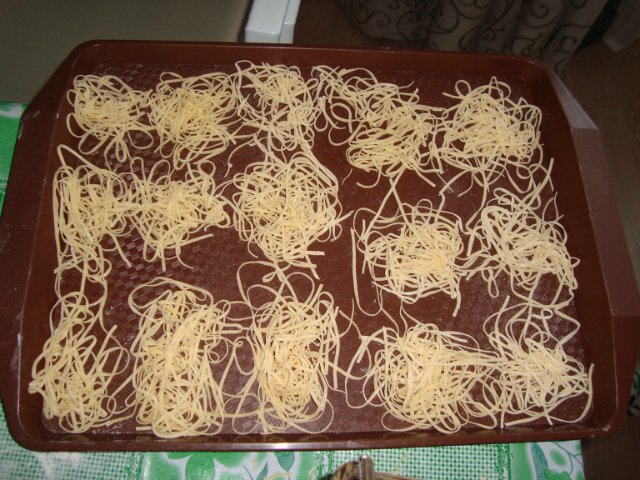 Fideos caseros, ravioles y todo para hacerlos