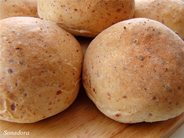 Bollos de queso en agua mineral