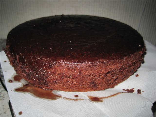 Torta al cioccolato impregnata di cioccolato