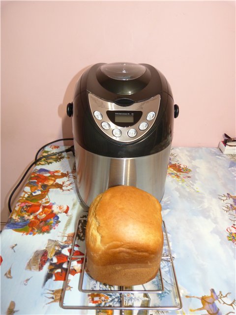 Orion bread maker. I bought it, baked and stunned. (Teapot joy)