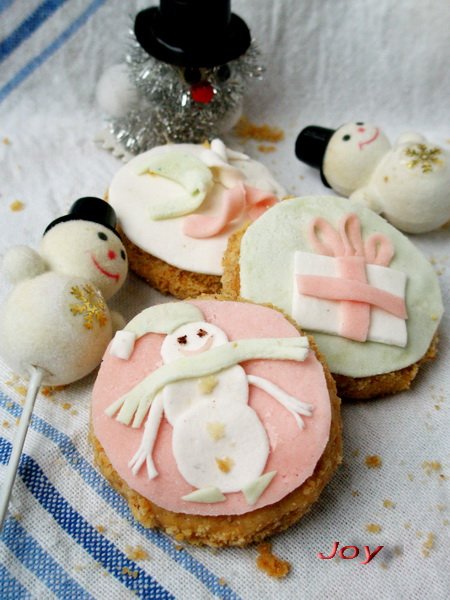 Galletas de mantequilla de levadura para el año nuevo (decorar con los niños)