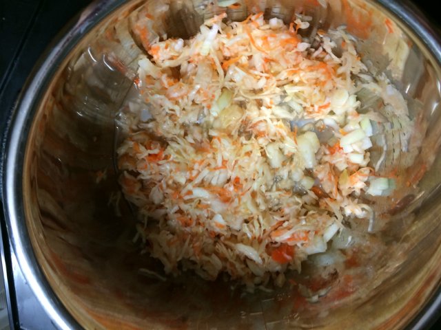 Кюфтета от кисело зеле (Dibbellabbes mit Sauerkraut)