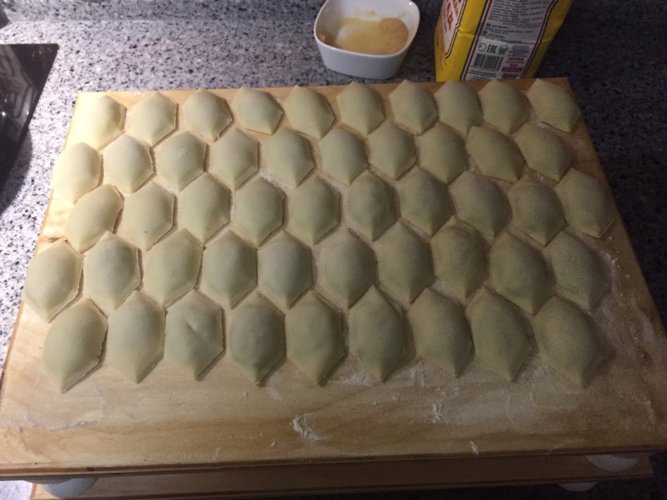 Dumplings and dumplings mold