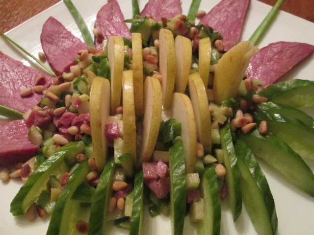 Pine nuts and pear salad