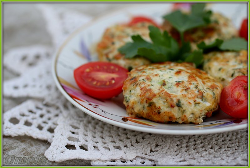 Chopped cutlets with cheese and herbs