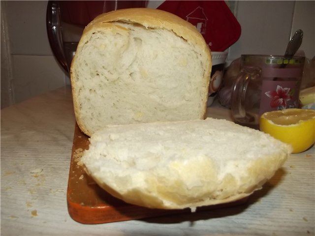 Stokbrood met bruisend water in een broodbakmachine