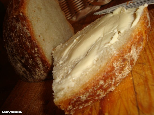 Pane di grano su pasta matura (autolievitazione)