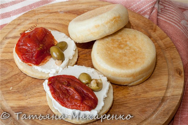 Italian donuts Tigelle (TIGELLE) (pancakes baked in a pan on dough with lard)