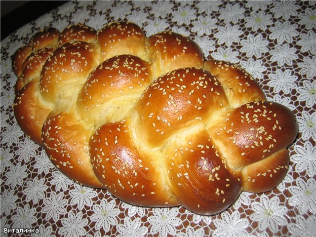 Belarusian challah na may sabaw ng patatas sa oven