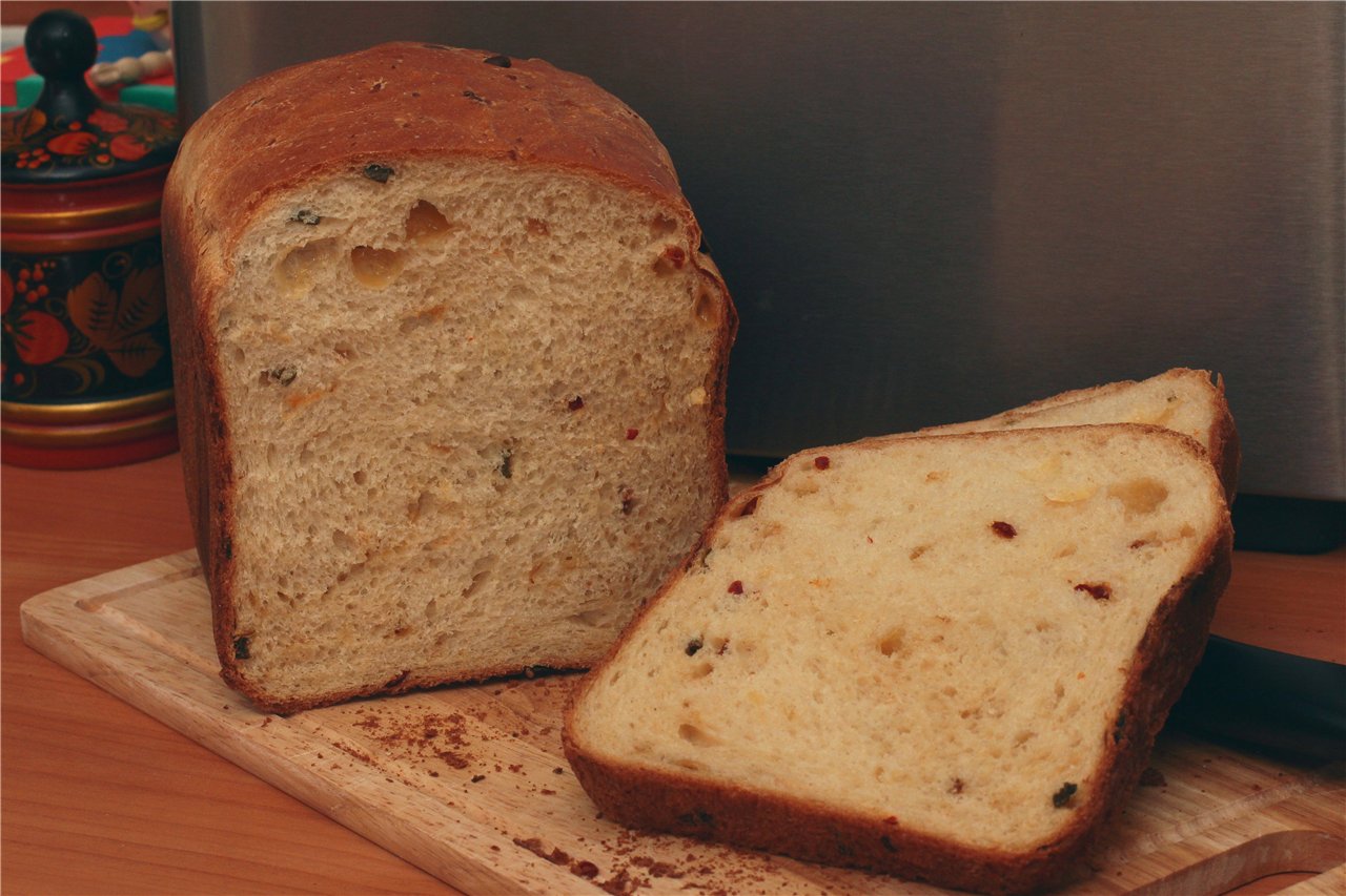 Cheese bread with onions, garlic and dried paprika