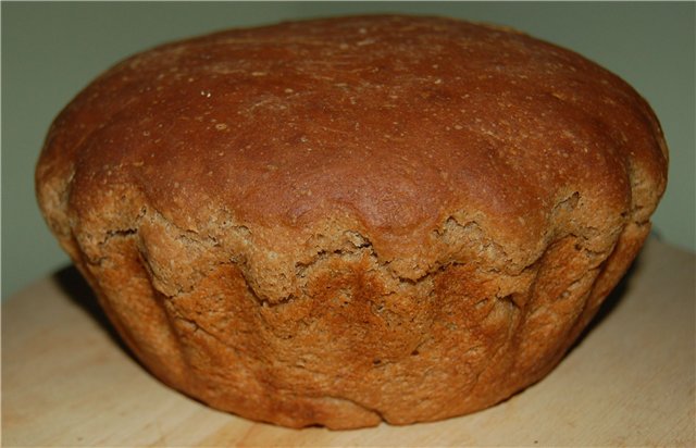 Hugis na tinapay Artyomovskiy sa sourdough