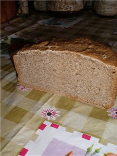 Pan de centeno y trigo simple en una panificadora