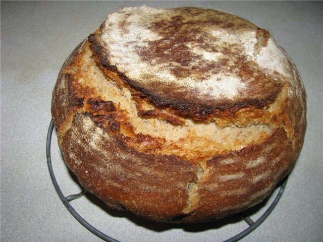 Sourdough na tinapay na gawa sa 1 grade harina (sa isang gumagawa ng tinapay)