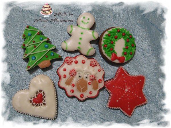 We decorate gingerbread cookies, cookies