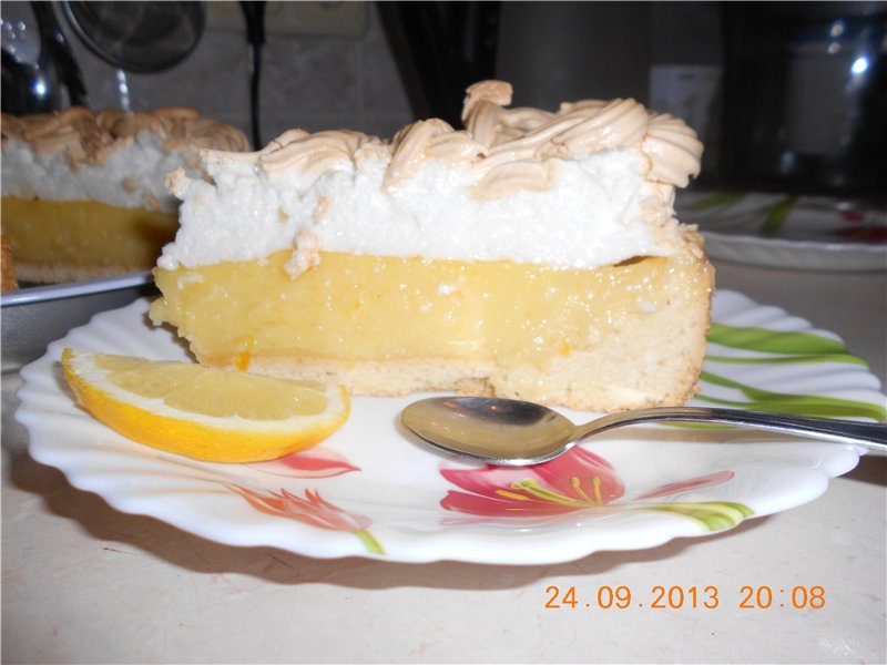 Tarta amb crema de llimona i merenga