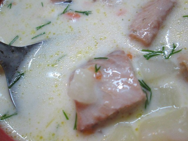 Cheese soup with salmon