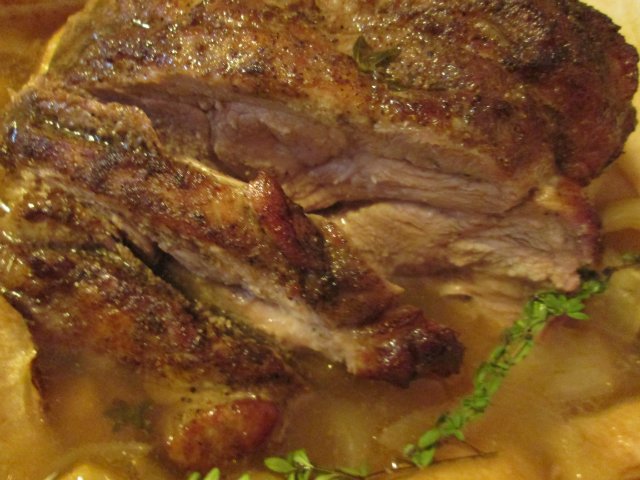 Juicy pork with apples