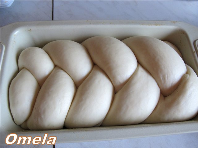 Lithuanian challah in the oven