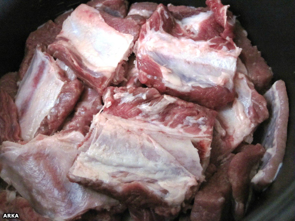 Stewed ribs in wine (multicooker Redmond RMC M4502)