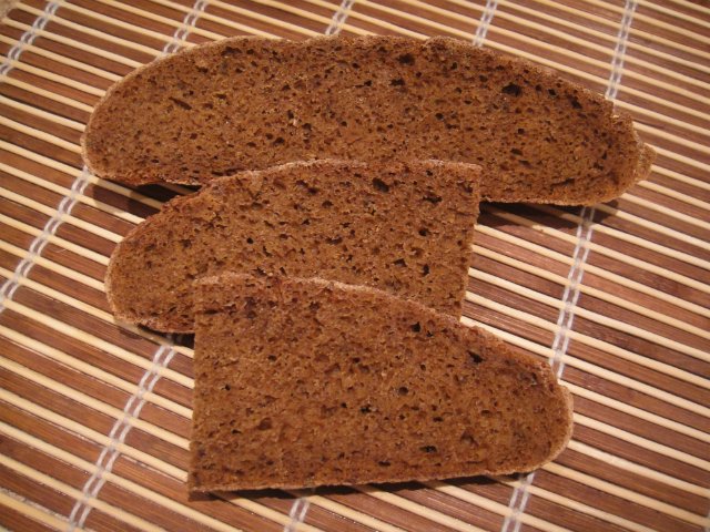 Homemade rye-wheat bread with sourdough (oven)