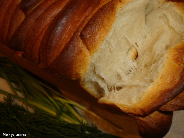 Italian bread Pane al latte Fisarmonica in the oven