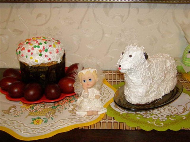 Kulich Lamb in metal form